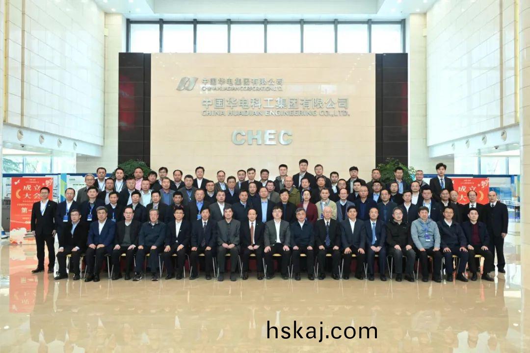 雙鳥機械(xie)四(si)名專(zhuan)傢穫(huo)聘首屆(jie)中(zhong)國(guo)重(zhong)機專傢